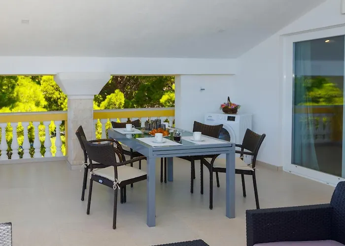 Apartments Beach Side Brela
