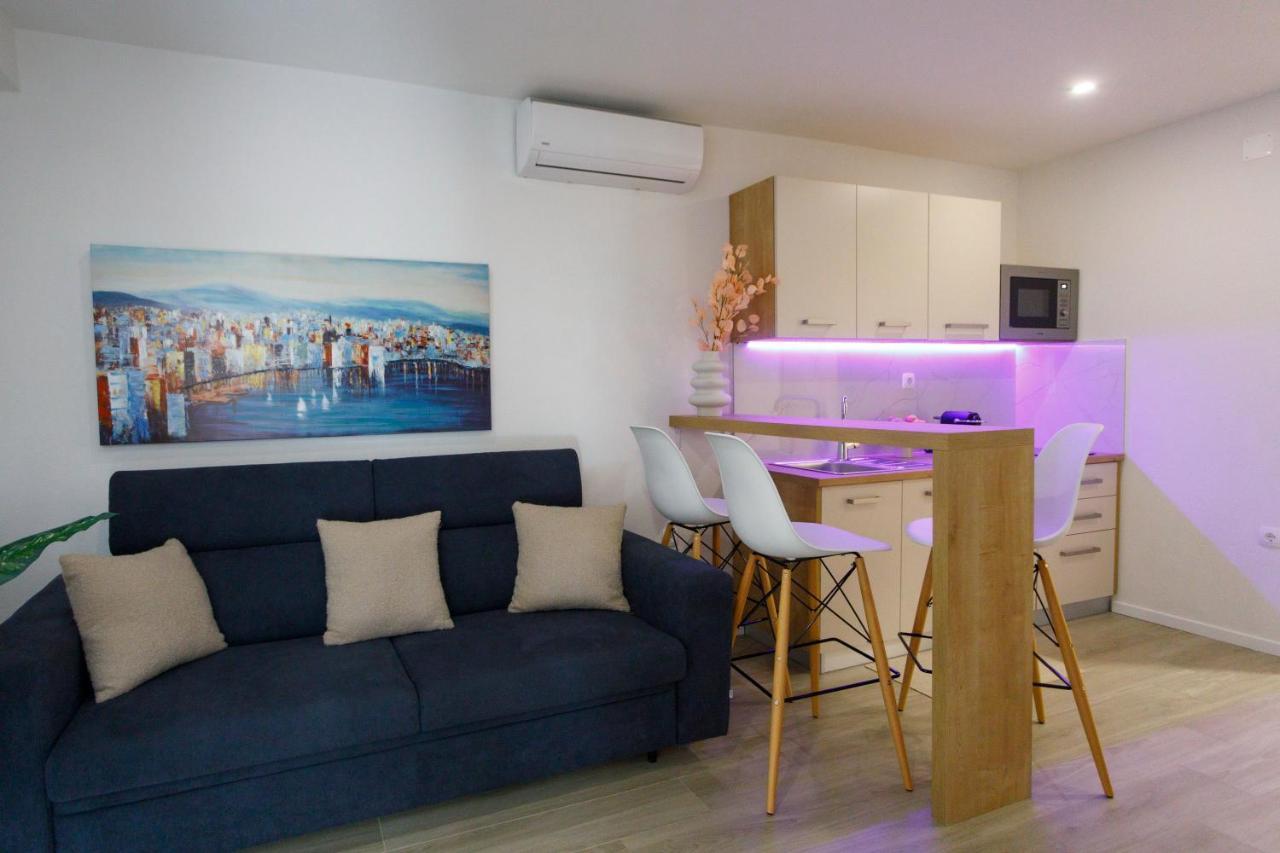 Apartment Side *