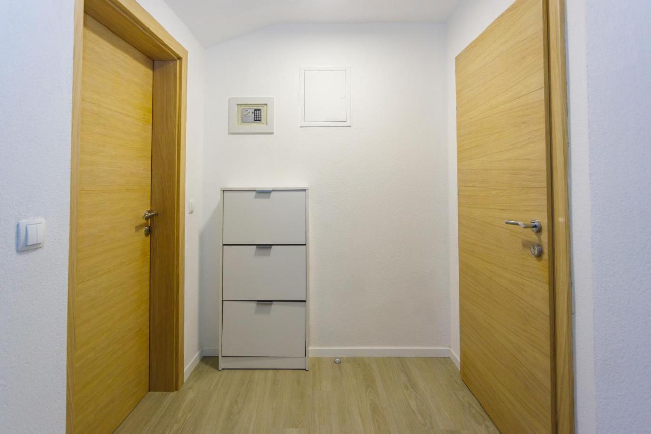 Apartment Side *