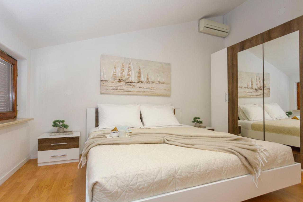 Side Apartment Brela